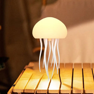 Dancing jellyfish lamp